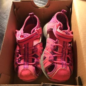 Merrell toddler sandals size 5